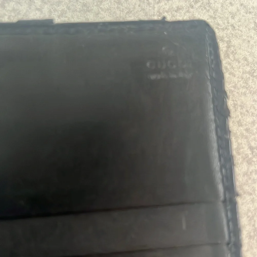 Black Gucci Wallet w/unbranded Chain - Picture 4 of 7